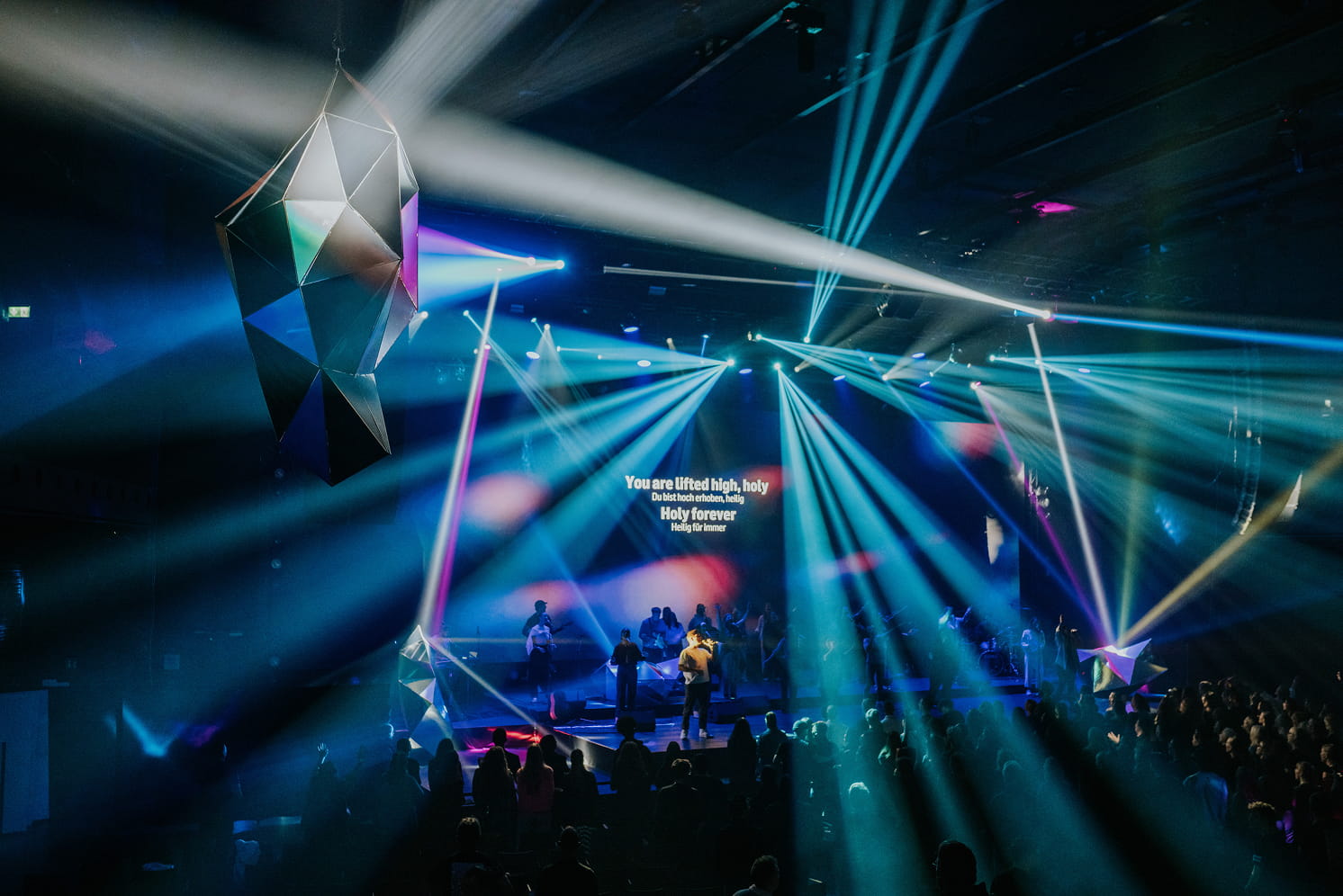 Ladies Lounge 2024 – Freundinnen treffen sich im Foyer