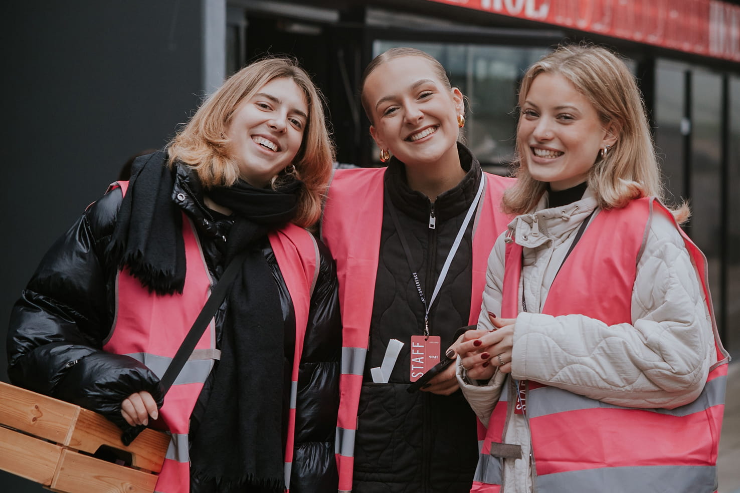 Ladies Lounge 2024 – Lächelnde Teilnehmerin im Portrait