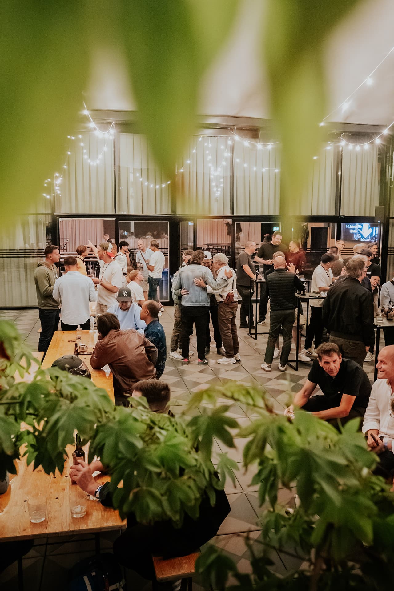 [Community auf der Terrasse]