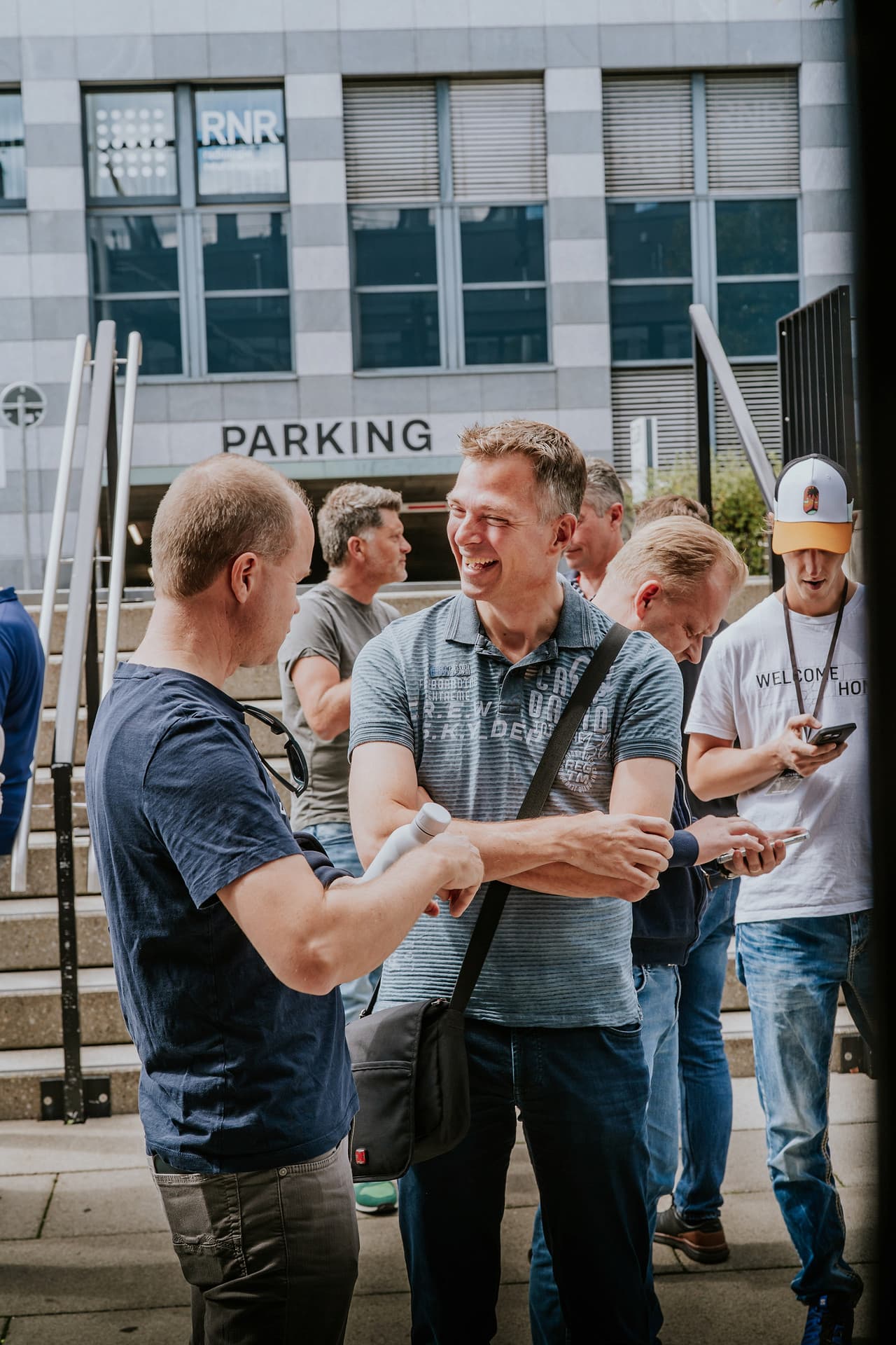 [Freude beim Ankommen]