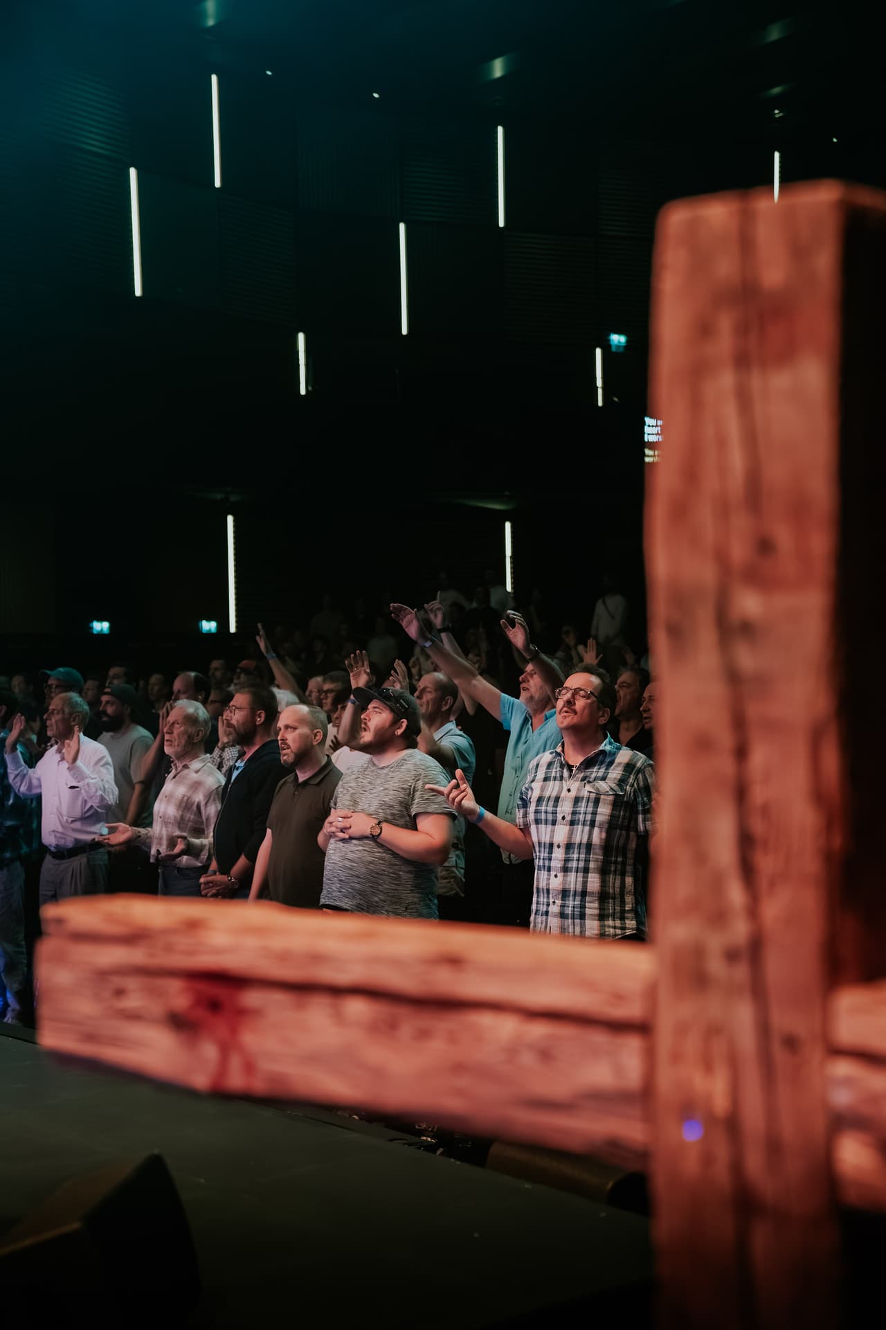 [Worship beim Kreuz]